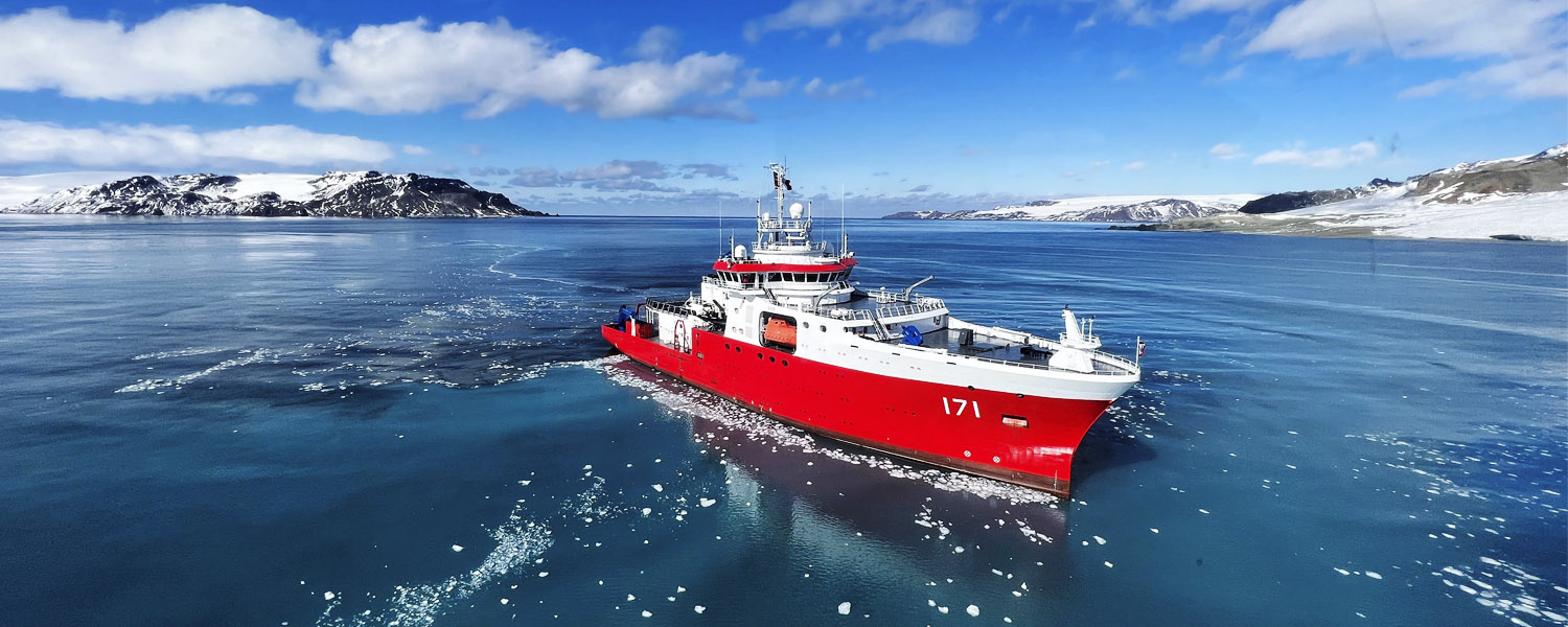 Pós-doutoranda do Programa participa de Expedição Científica internacional à Antártica