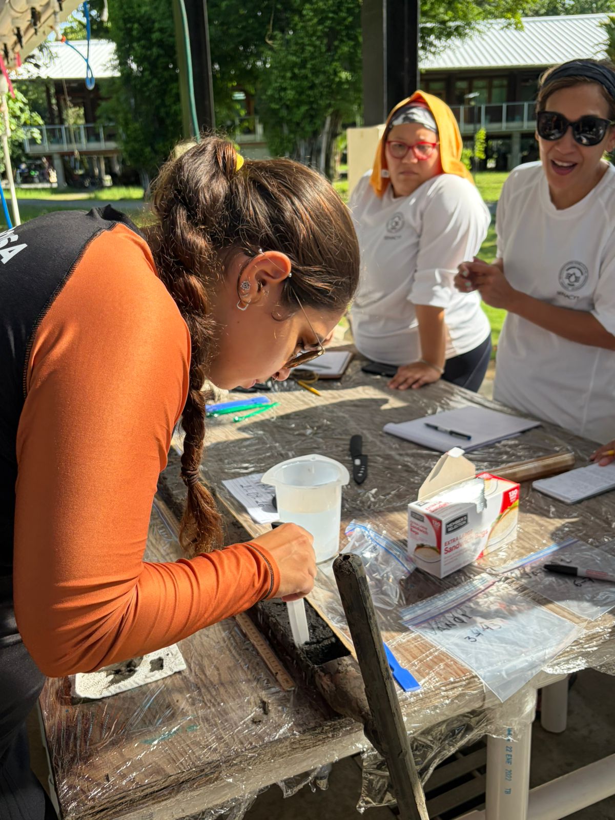 Discente do Programa de Geoquímica participa de curso internacional no Panamá